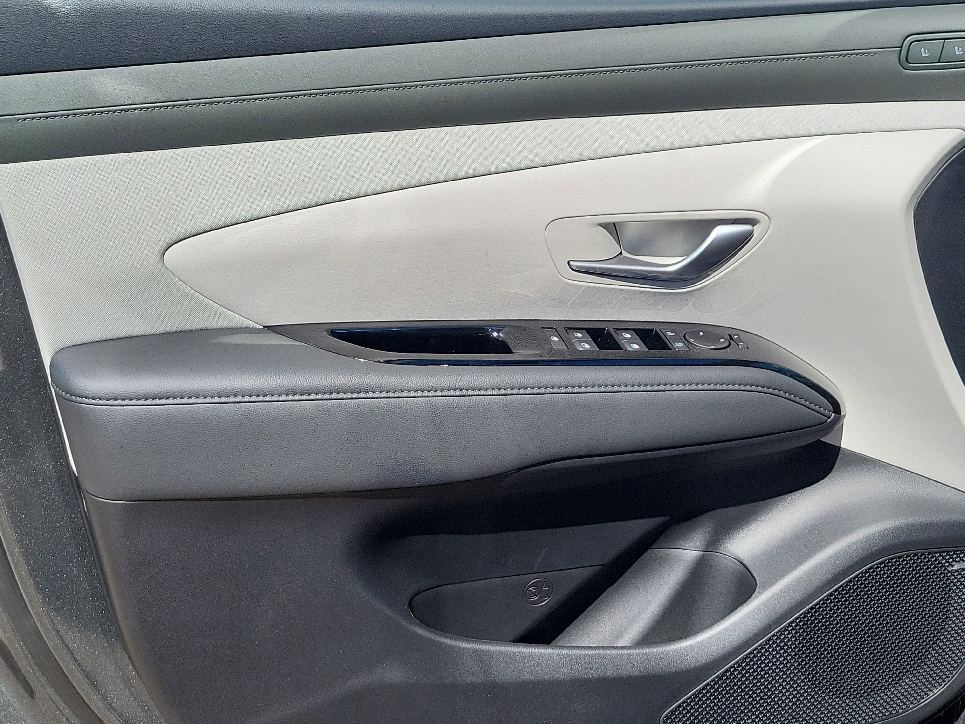 New 2025 Hyundai Tucson Limited w/ Tow & Go Package image 6