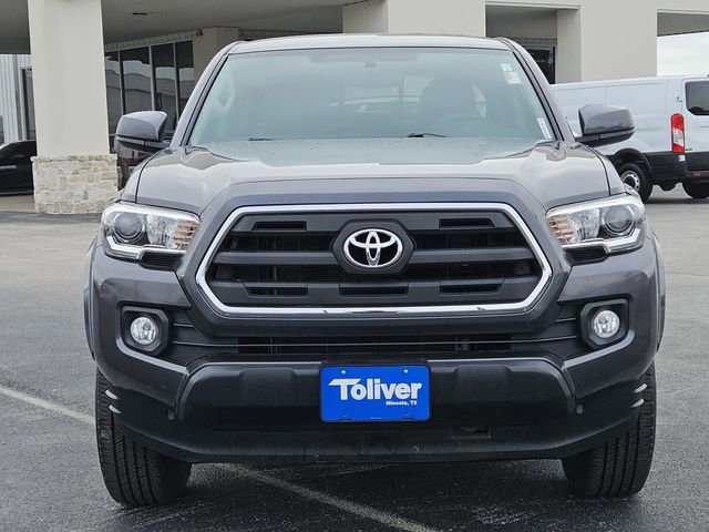 Used 2017 Toyota Tacoma SR5 w/ Tow Package RWD image 3