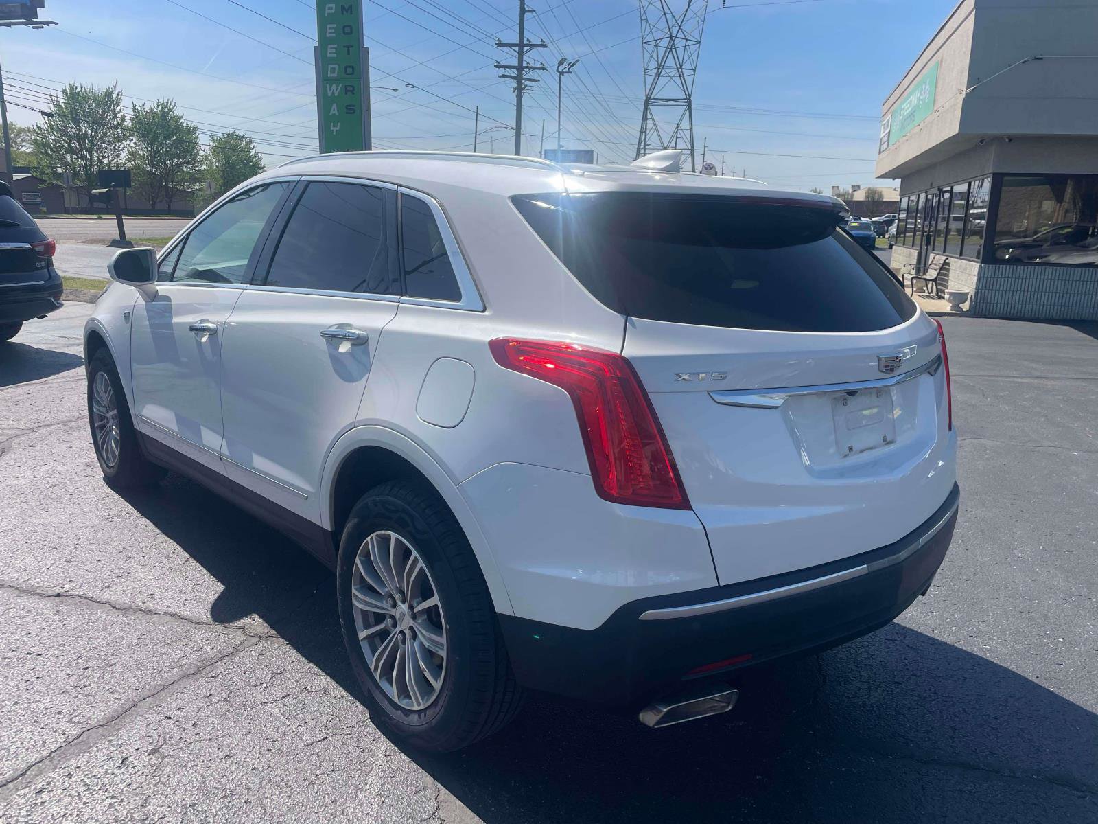 Used 2018 Cadillac XT5 Luxury w/ Driver Awareness Package image 3