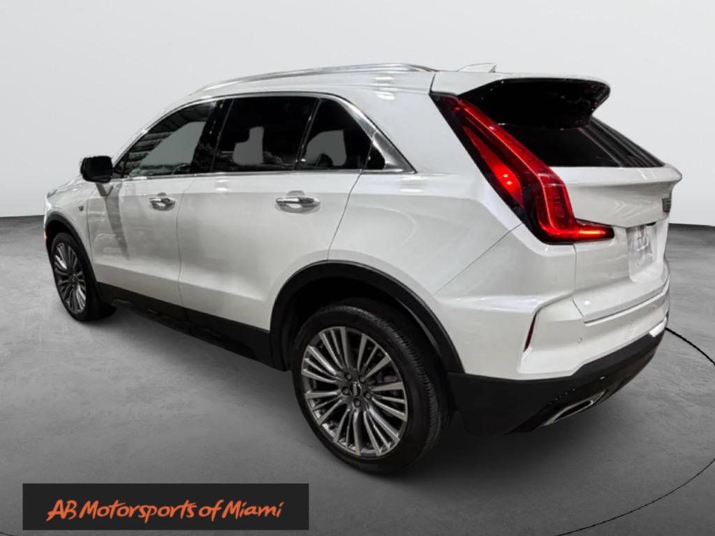 Used 2024 Cadillac XT4 Premium Luxury w/ Technology Package image 3