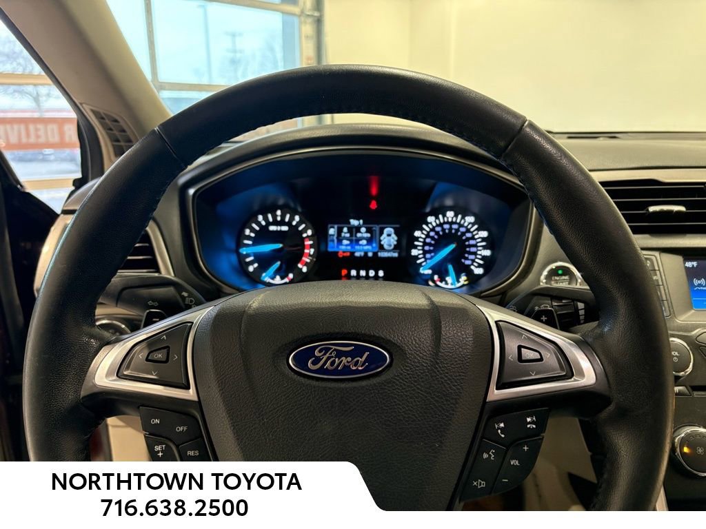 Used 2017 Ford Fusion SE FWD image 7