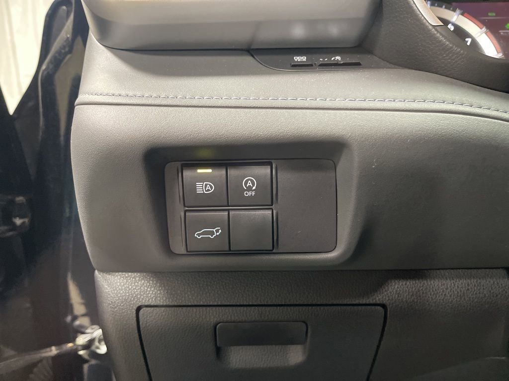 Used 2024 Toyota Highlander XLE image 24