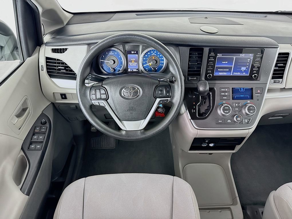 Used 2020 Toyota Sienna L image 19