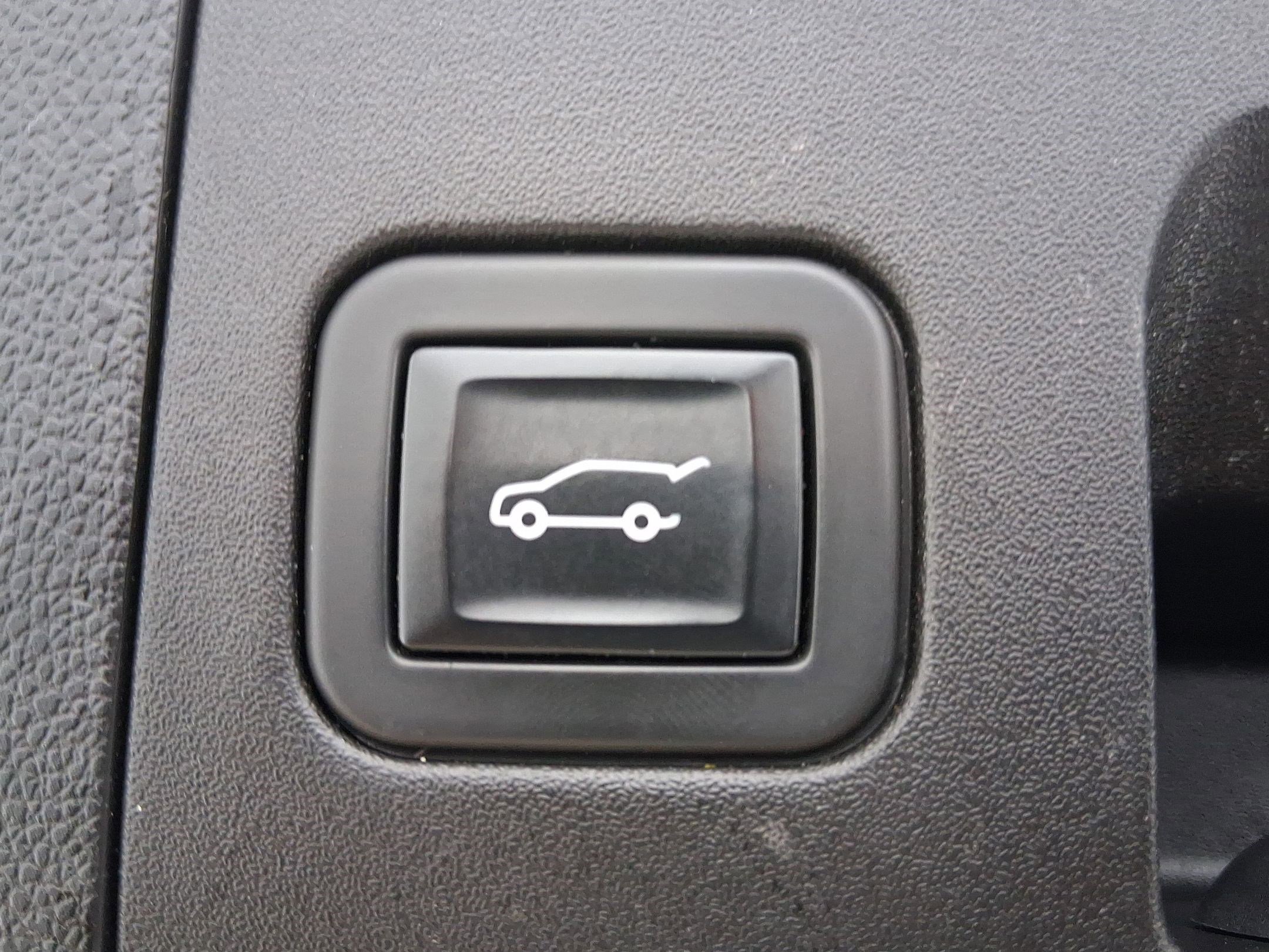 Used 2023 Cadillac XT4 Premium Luxury w/ Technology Package image 28