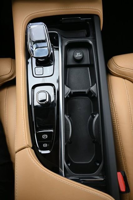 Used 2023 Volvo XC90 T8 Ultimate w/ Protection Package image 12