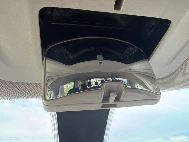 Used 2022 Chrysler Voyager LX FWD image 38