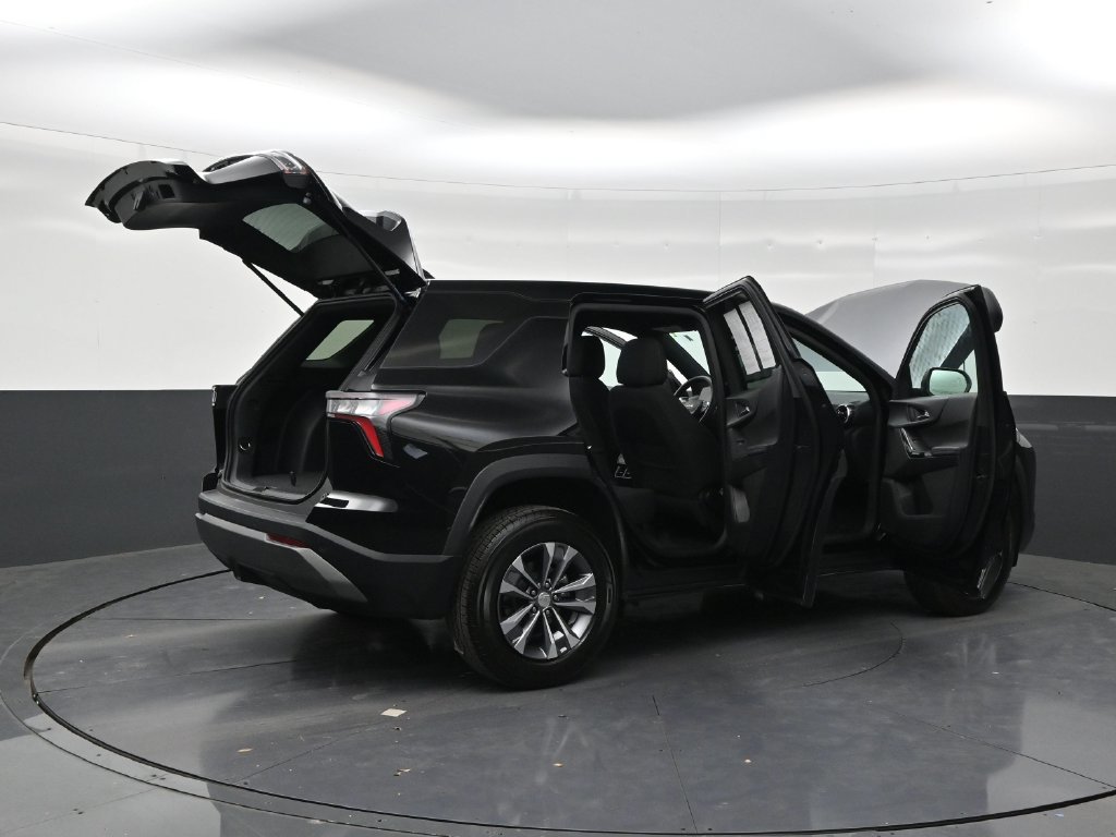 Used 2026 Chevrolet Equinox LT w/ Safety and Technology Package FWD image 28