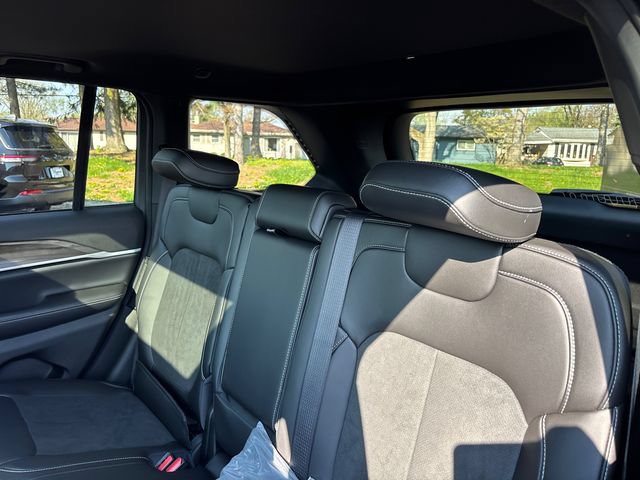 New 2026 Jeep Grand Cherokee Altitude AWD/4WD image 8