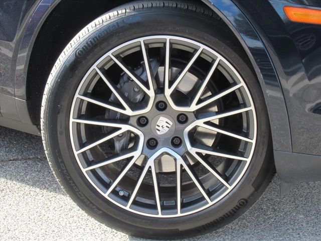 Used 2020 Porsche Cayenne image 7