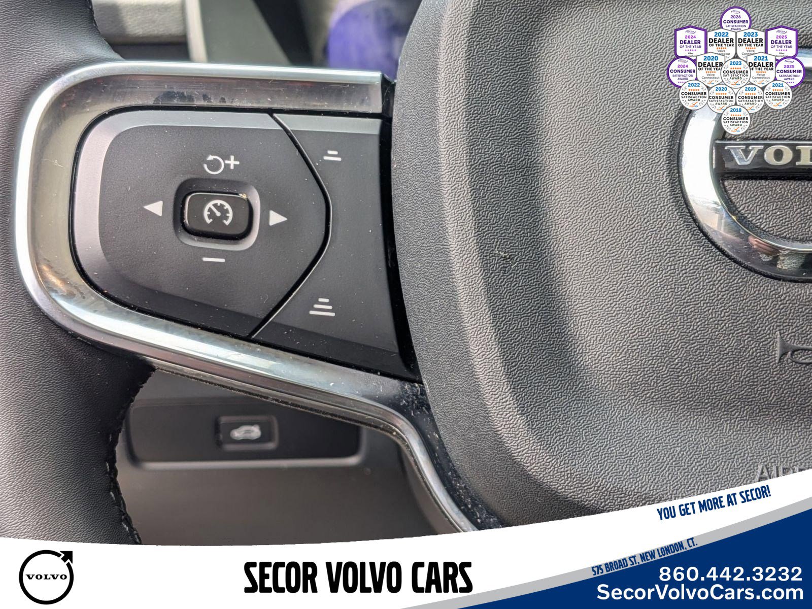 Used 2024 Volvo XC40 B5 Plus w/ Protection Package Premier AWD/4WD image 20