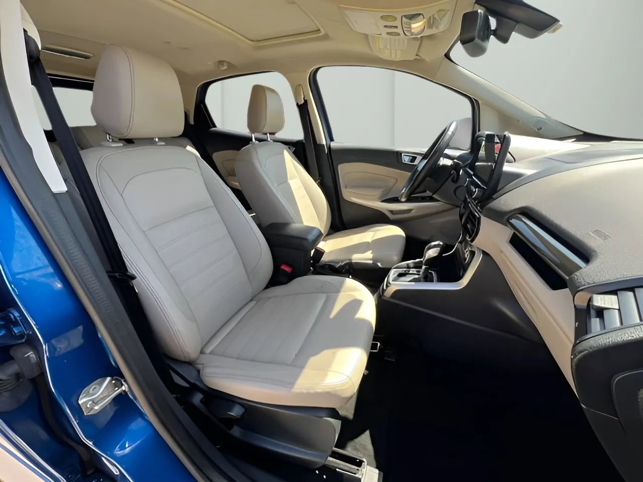 Used 2018 Ford EcoSport Titanium w/ Titanium Cold Weather Package image 12