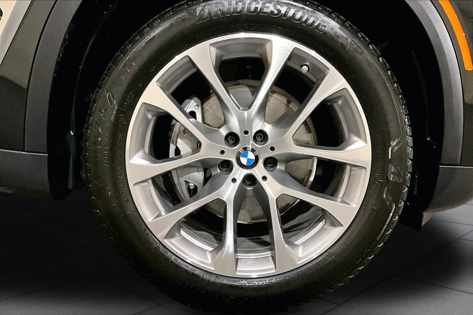 Used 2026 BMW X5 xDrive40i w/ Premium Package AWD/4WD image 10