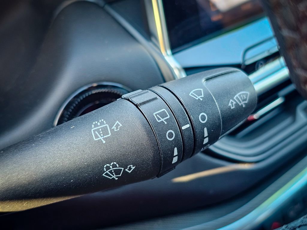 Certified 2024 Jeep Compass Limited w/ High Altitude Package image 18