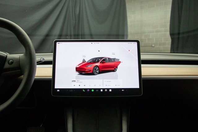 Used 2022 Tesla Model 3 Standard Range image 23