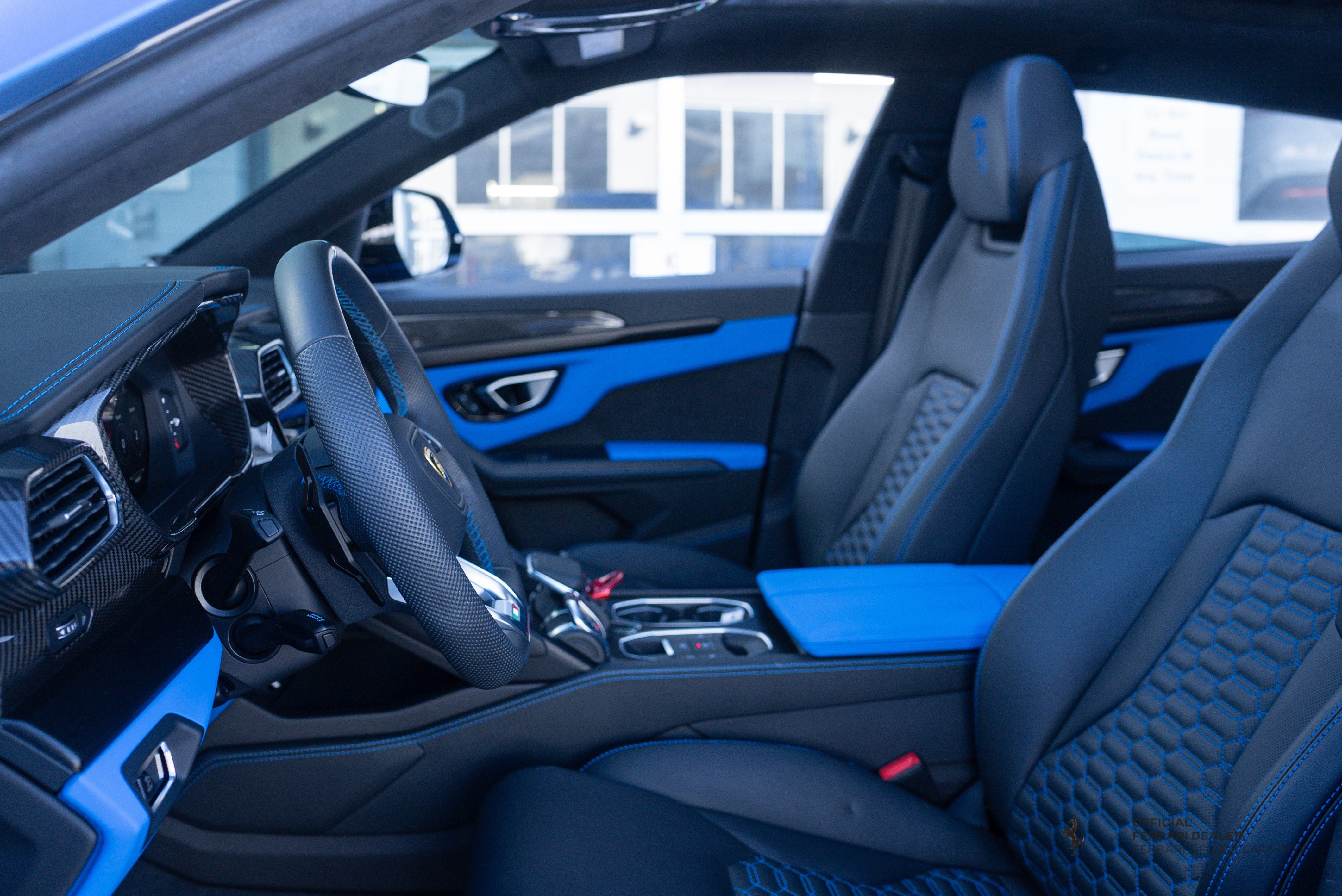 Used 2022 Lamborghini Urus image 13