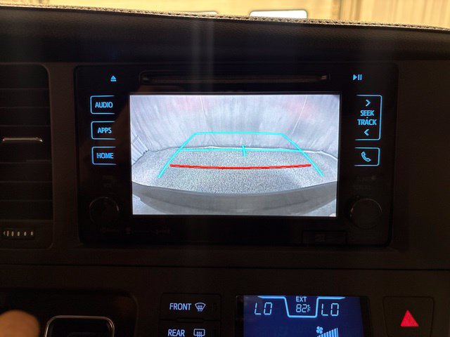 Used 2017 Toyota Sienna XLE w/ XLE Navigation Package FWD image 14