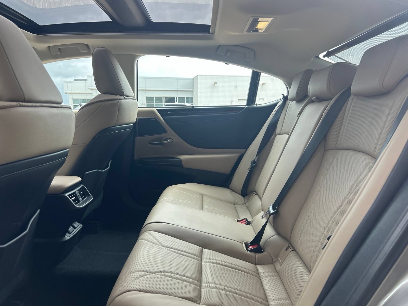 Certified 2021 Lexus ES 350 Ultra Luxury w/ Accessory Package 2 FWD image 15