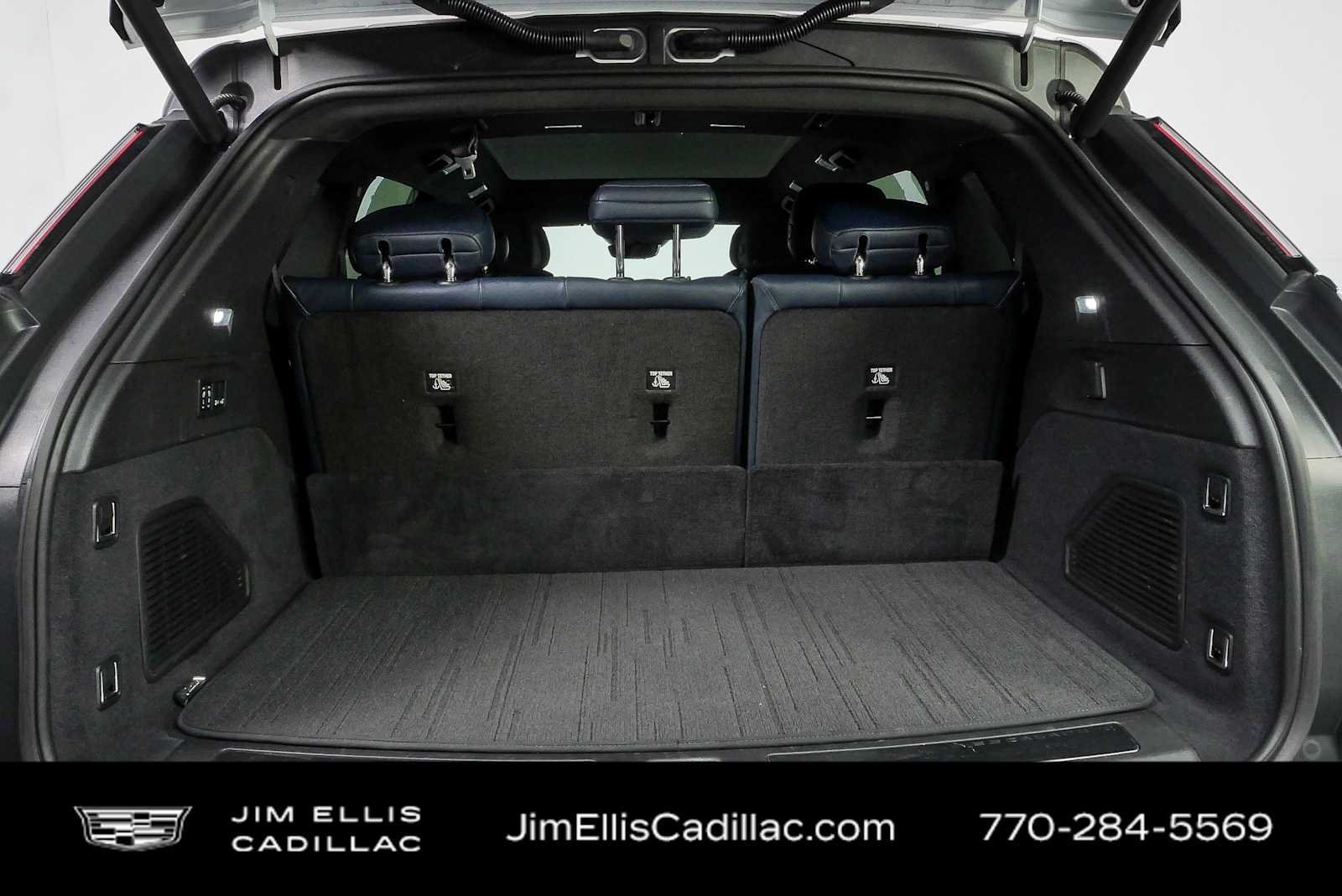 Certified 2025 Cadillac Escalade IQ Luxury 2 w/ LPO, Premium Carpet Package AWD/4WD image 31