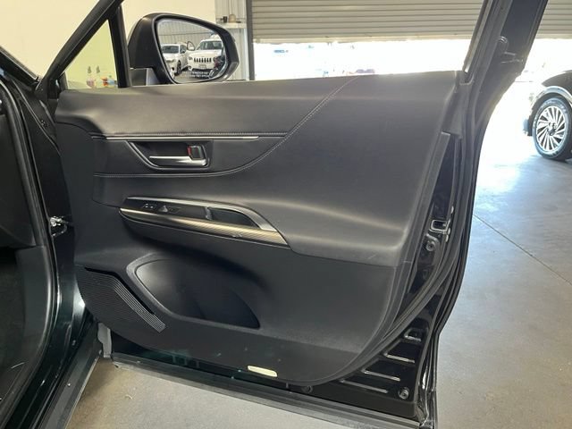 Used 2021 Toyota Venza XLE w/ Carpet Mat Package (TMS) AWD/4WD image 12