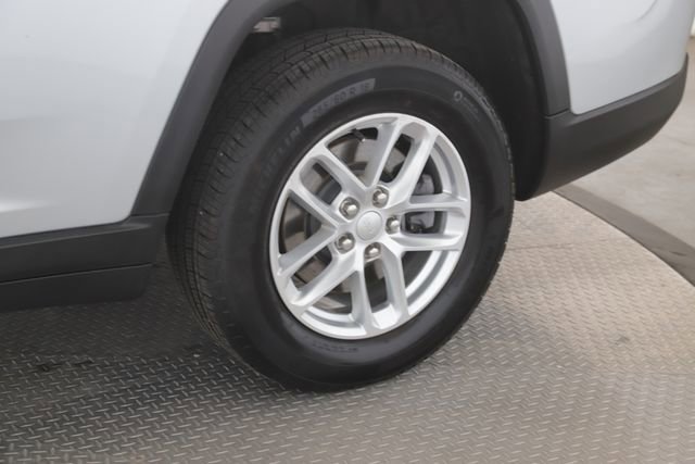 Used 2025 Jeep Grand Cherokee L Laredo w/ Luxury Tech Group I image 14