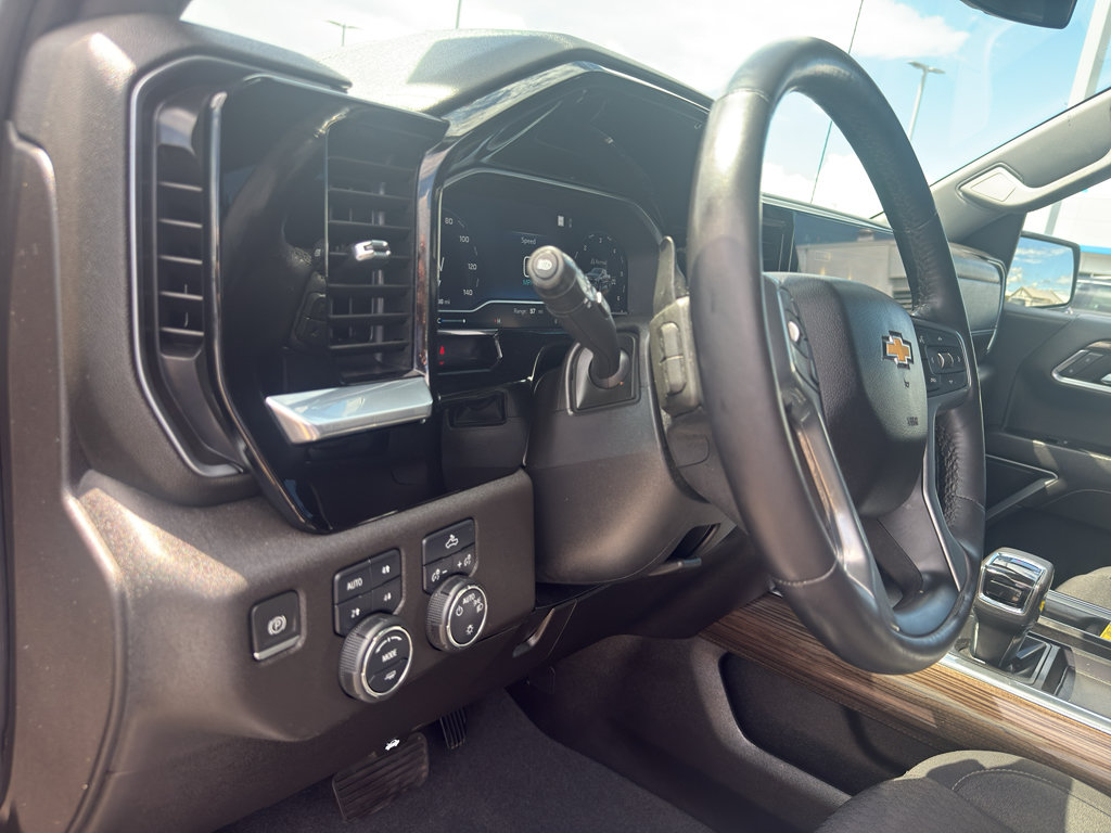 Certified 2022 Chevrolet Silverado 1500 LT w/ Z71 Off-Road Package AWD/4WD image 16