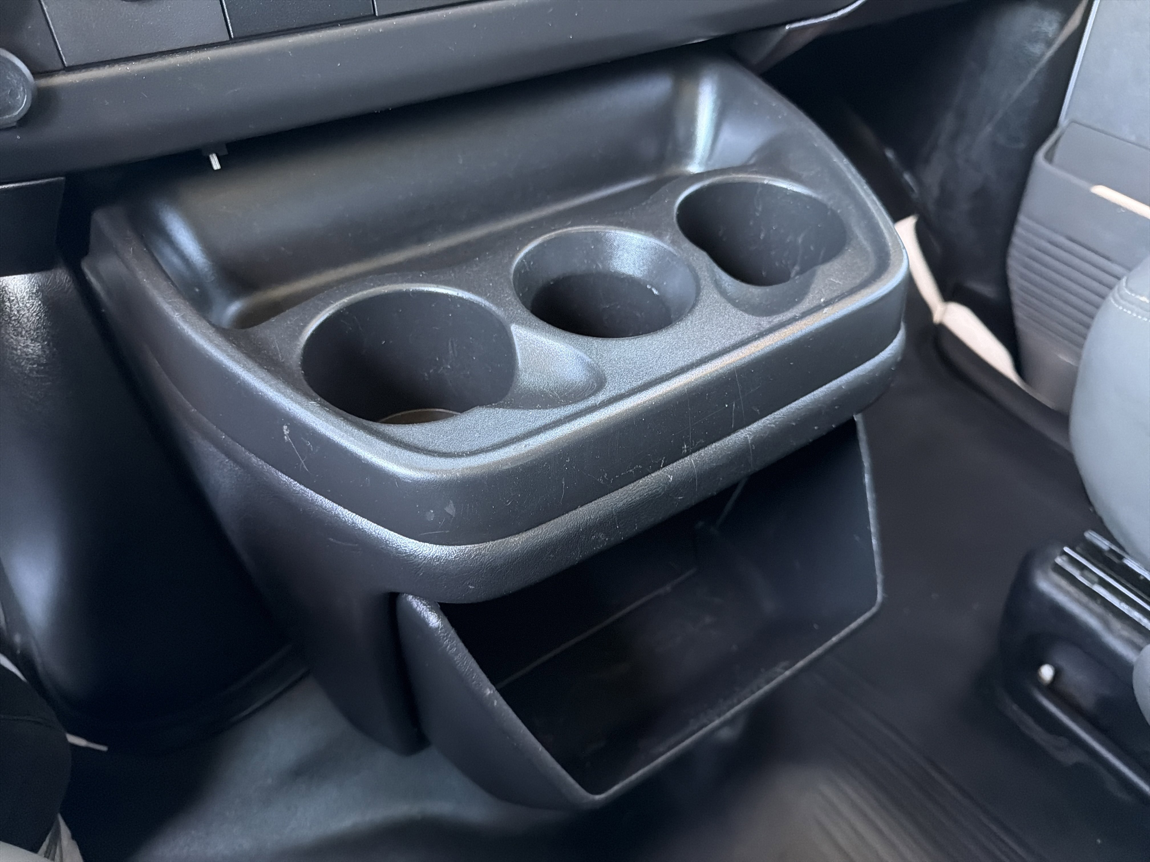 Used 2018 Chevrolet Express 2500 Extended RWD image 19