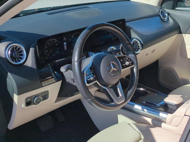 Used 2022 Mercedes-Benz GLA 250 4MATIC image 11