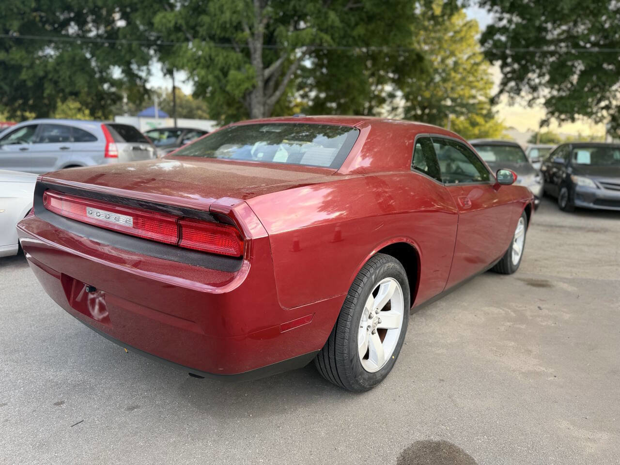 Used 2010 Dodge Challenger SE RWD image 5