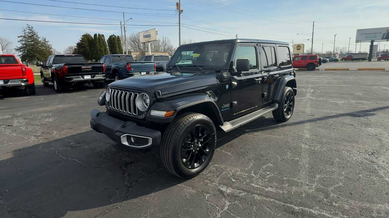 Used 2025 Jeep Wrangler Unlimited Sahara AWD/4WD image 4