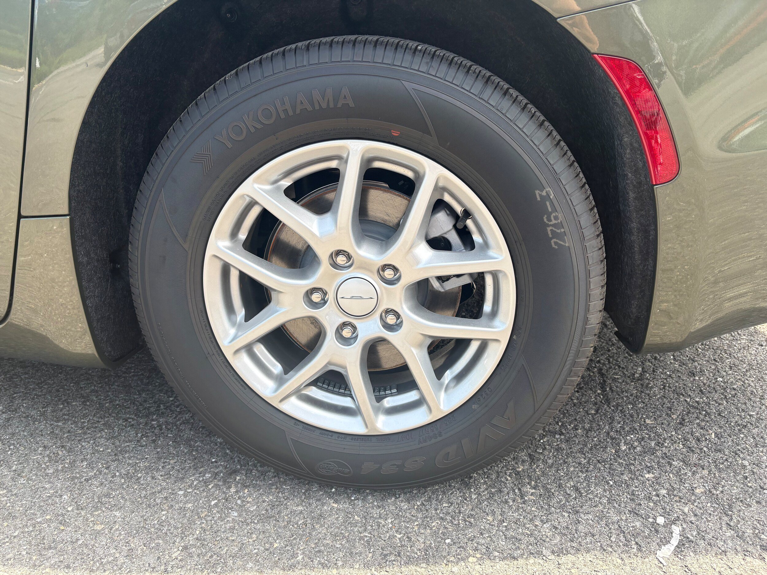 New 2027 Chrysler Pacifica Select FWD image 10