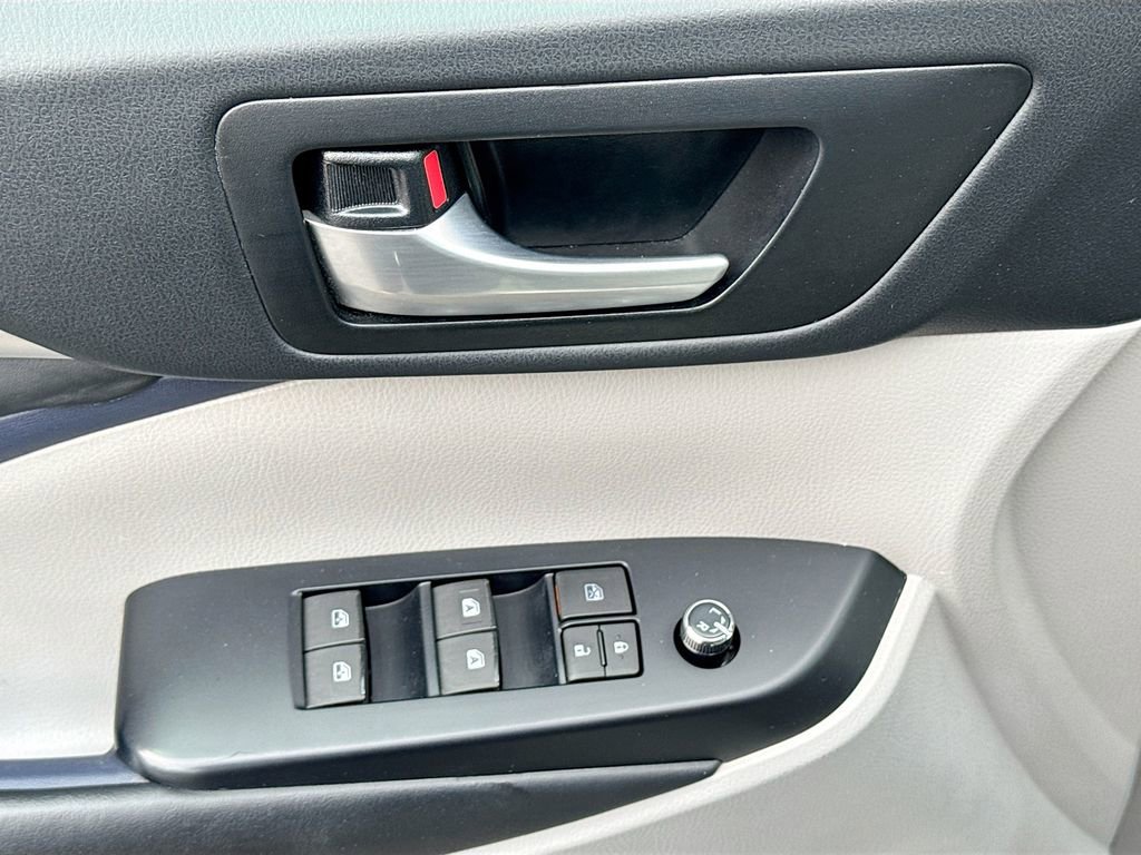 Used 2019 Toyota Highlander XLE image 15