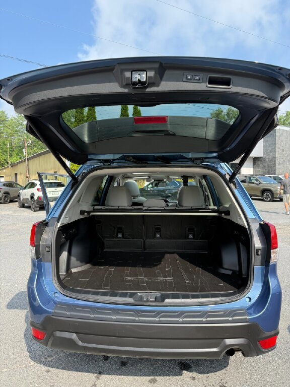Used 2021 Subaru Forester Premium image 13