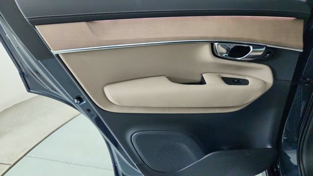 New 2026 Volvo XC90 T8 Plus w/ Protection Package AWD/4WD image 28