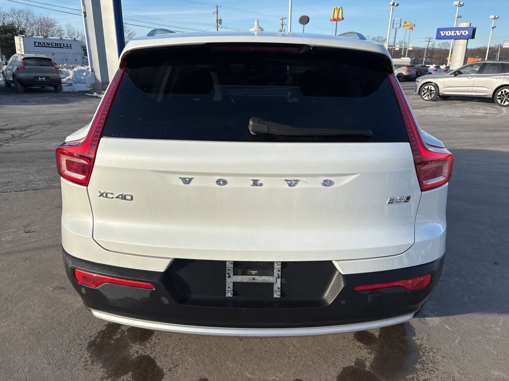 Certified 2023 Volvo XC40 B5 Plus w/ Protection Package Premier image 7