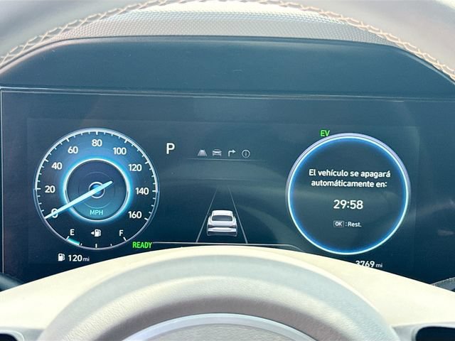 Certified 2025 Hyundai Elantra SEL FWD image 12