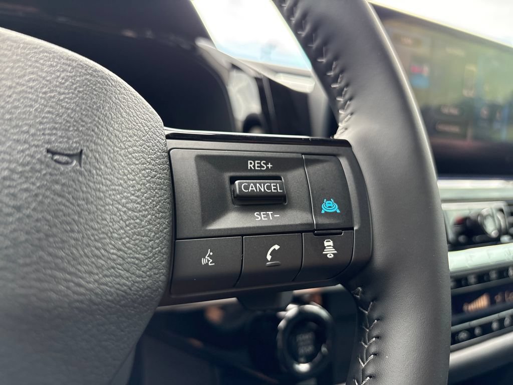 New 2026 Nissan Pathfinder Platinum FWD image 13