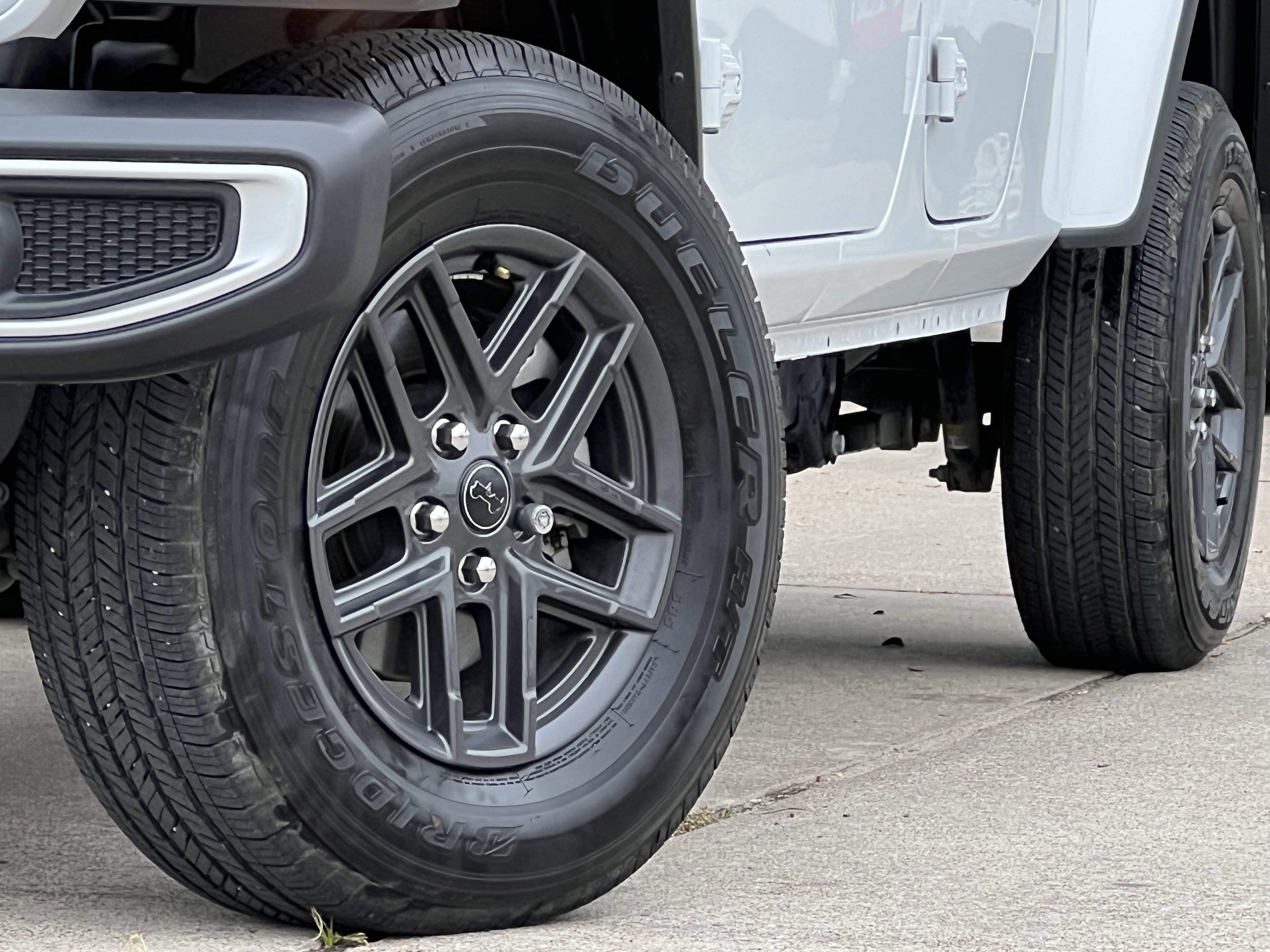 Used 2024 Jeep Gladiator Sport image 8