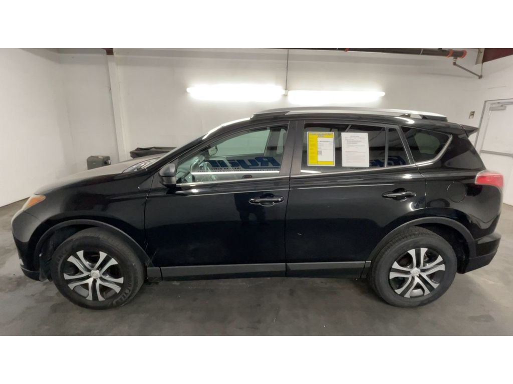 Used 2016 Toyota RAV4 LE image 5