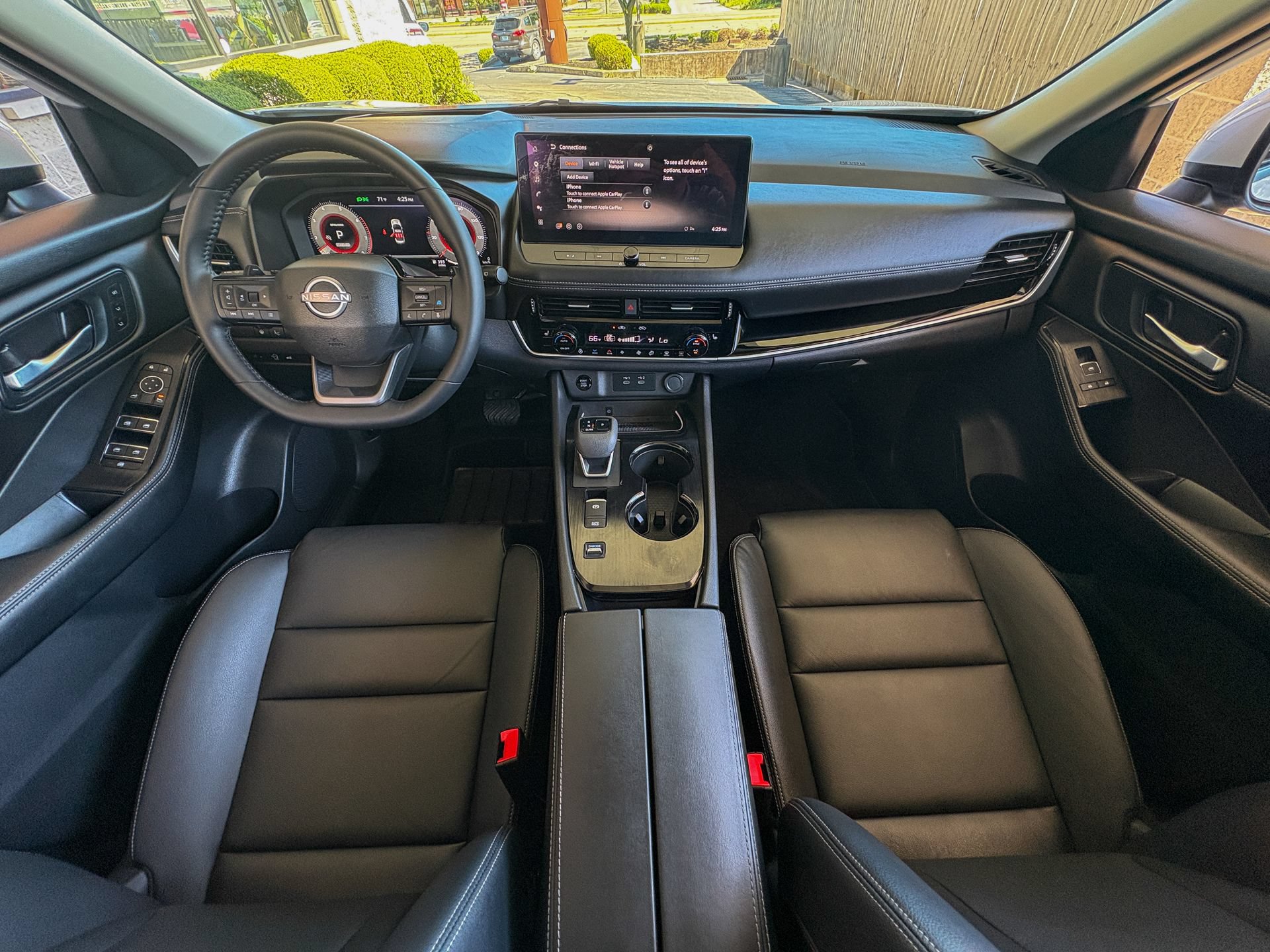 Used 2025 Nissan Rogue SL w/ SL Premium Package FWD image 29