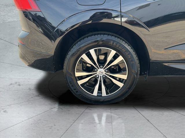 Used 2023 Volvo XC60 B5 Core image 29