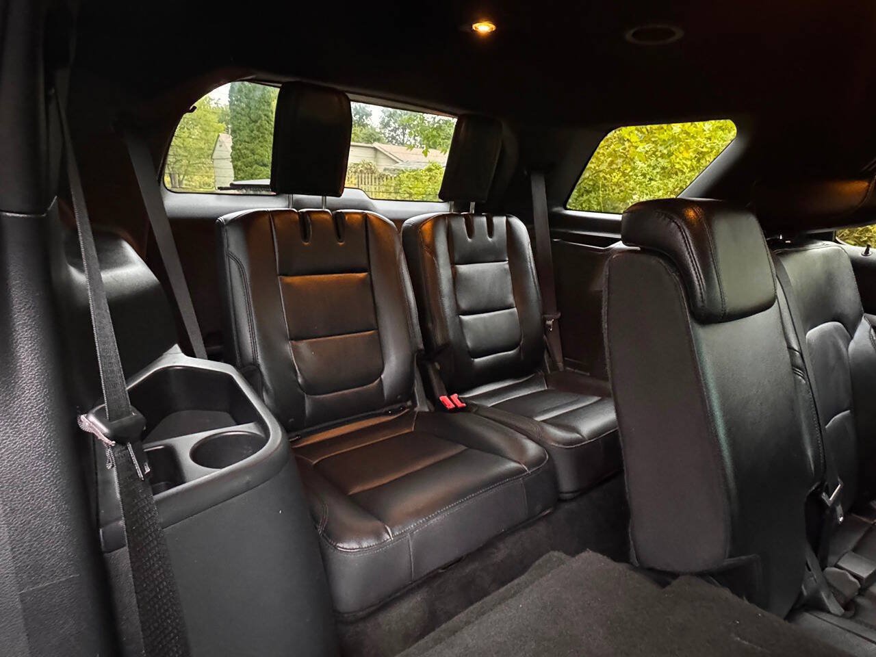 Used 2016 Ford Explorer XLT w/ Equipment Group 202A AWD/4WD image 16
