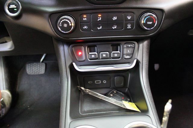 Used 2021 GMC Terrain SLE image 18