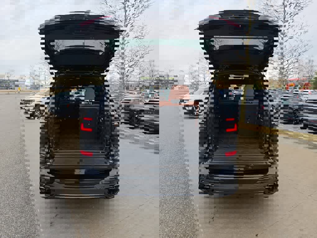 Used 2026 BMW X7 M60i image 7