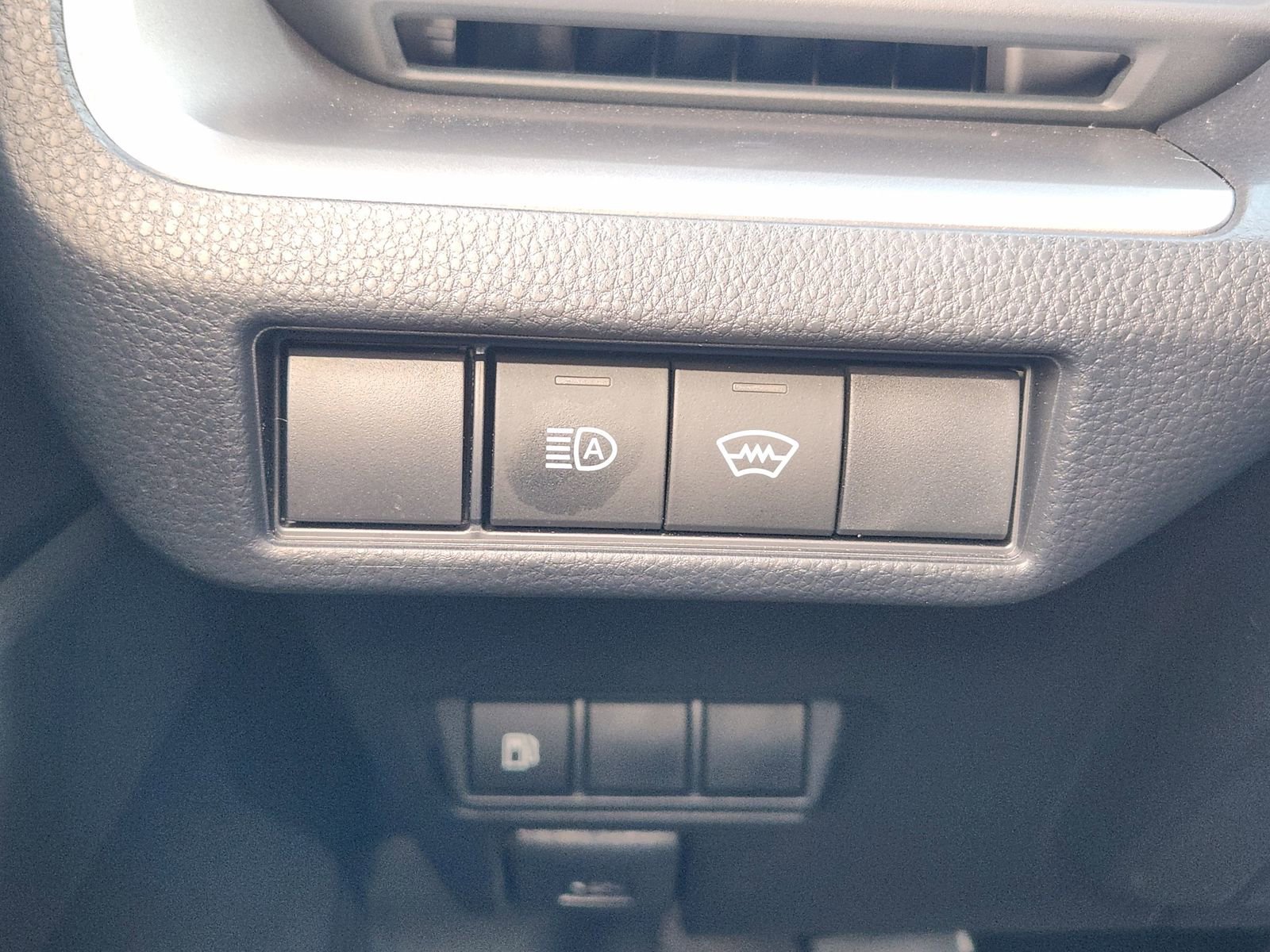 Used 2026 Toyota Prius LE image 25