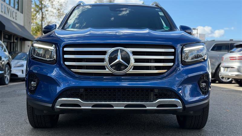 Used 2024 Mercedes-Benz GLB 250 4MATIC image 4