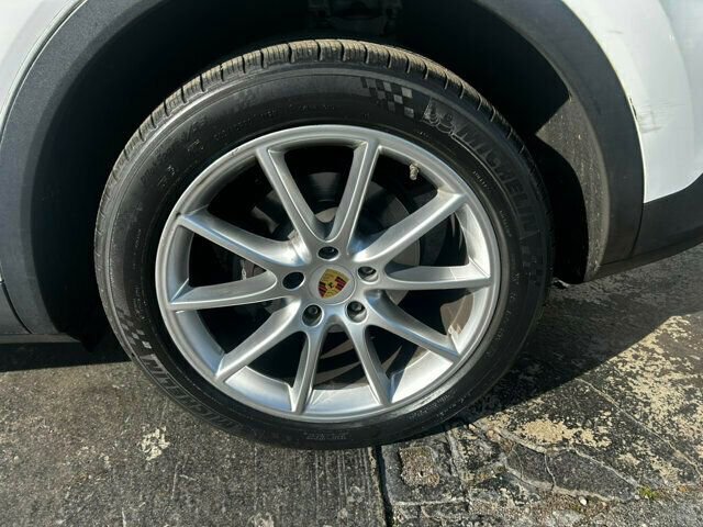Used 2019 Porsche Cayenne image 33