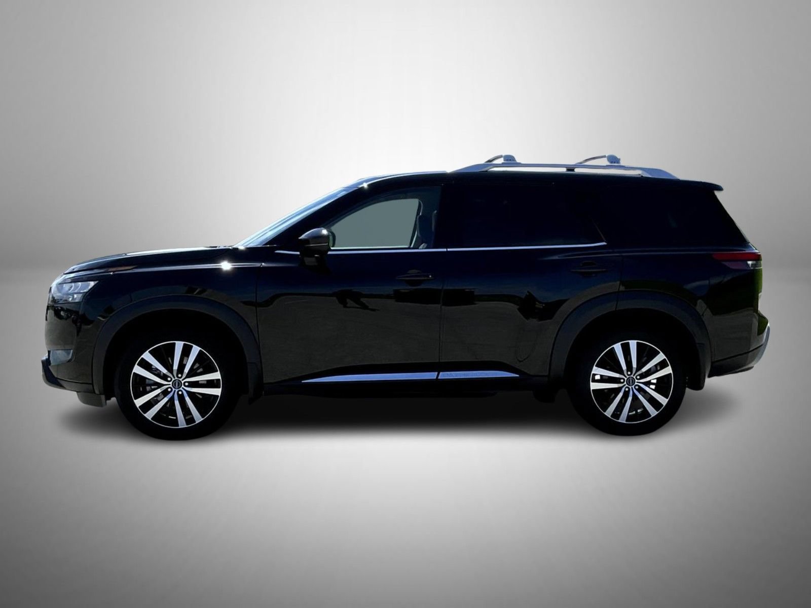 Used 2025 Nissan Pathfinder Platinum w/ Cargo Package AWD/4WD image 8