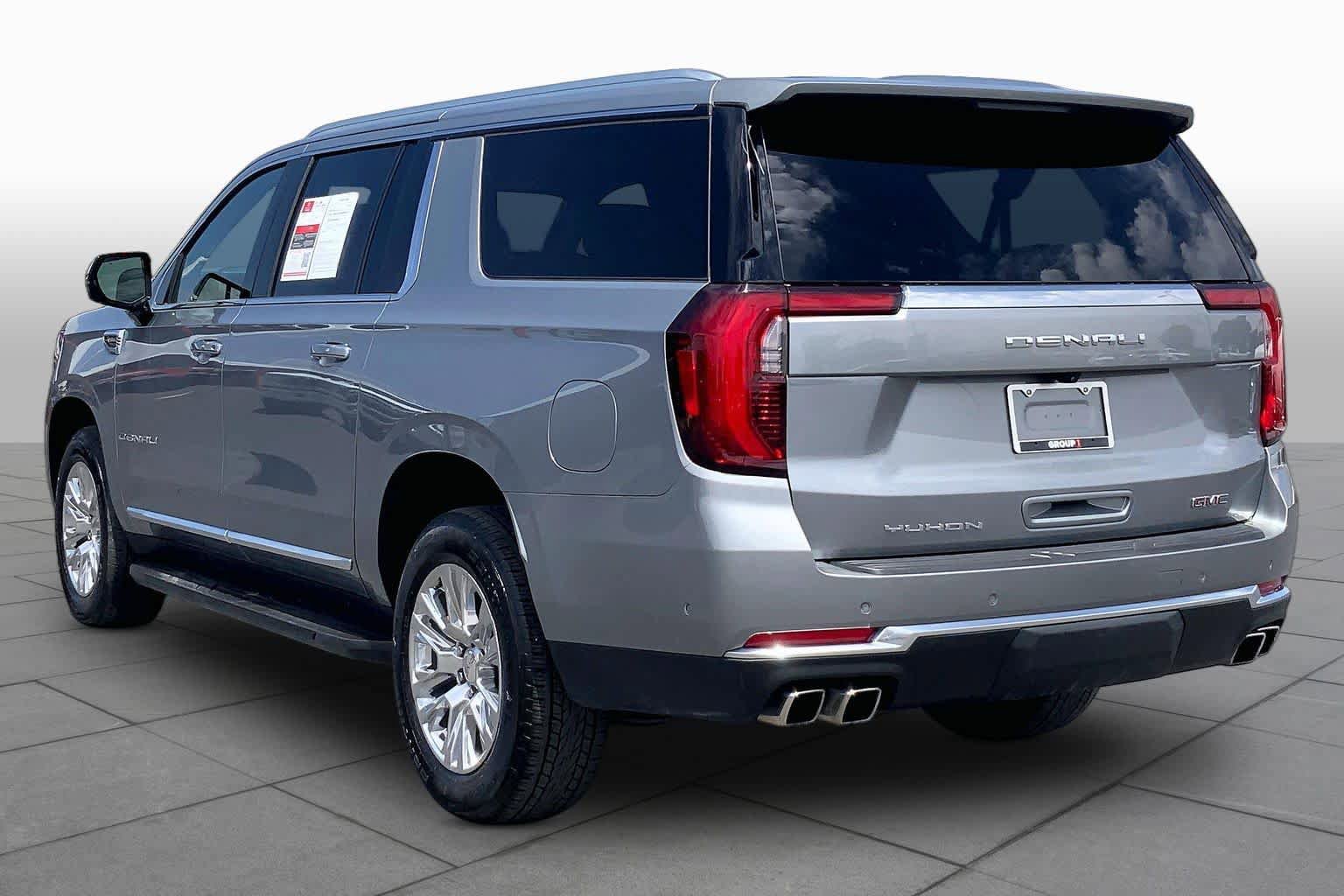 Used 2025 GMC Yukon XL Denali AWD/4WD image 12