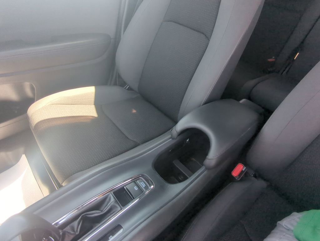 Used 2021 Honda HR-V Sport image 21