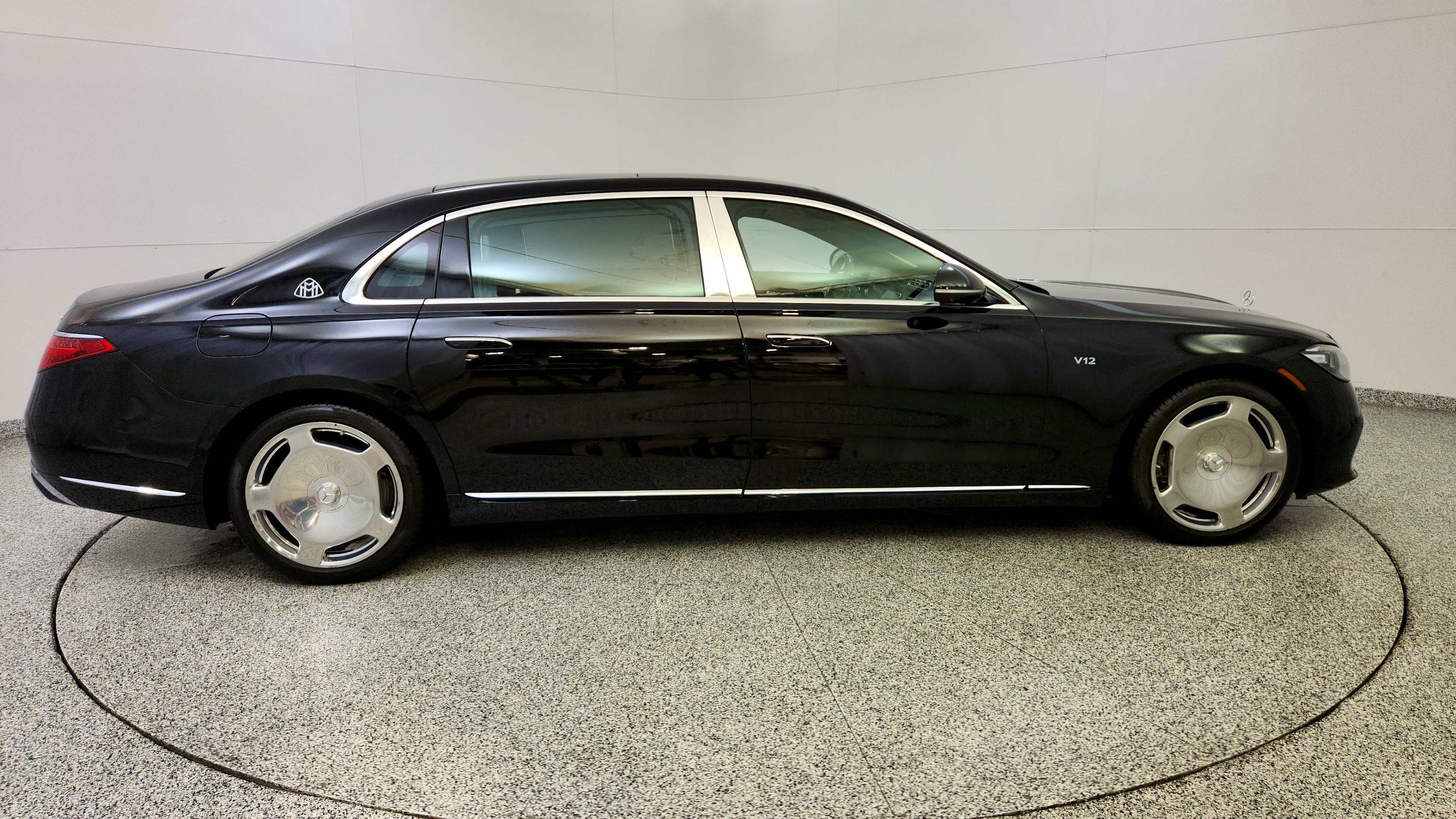 Used 2023 Mercedes-Benz Maybach S 680 4MATIC w/ Manufaktur Leather Package image 8